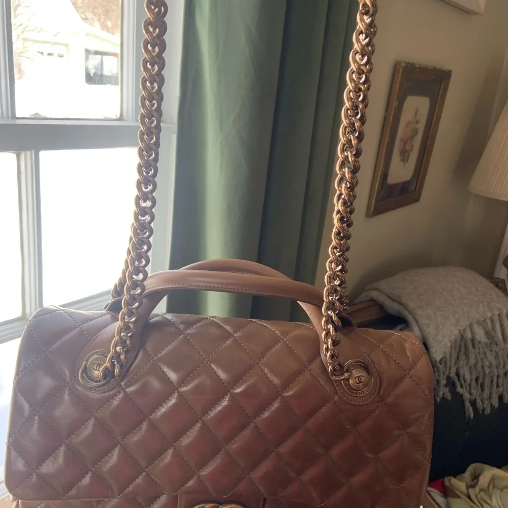Classic brown lamb‎ skin Chanel handbag with shoulder strap